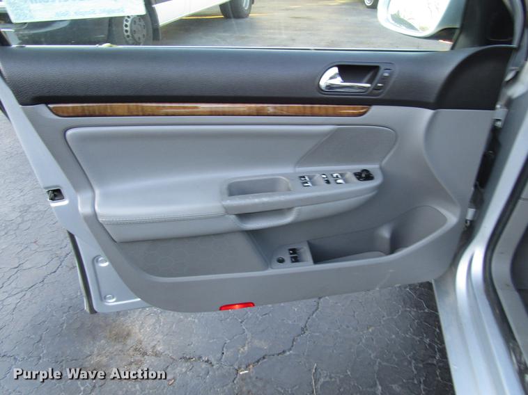 image for item DD3880 2005 Volkswagen New Jetta