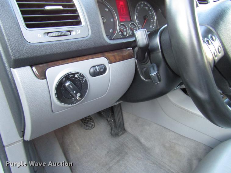 image for item DD3880 2005 Volkswagen New Jetta