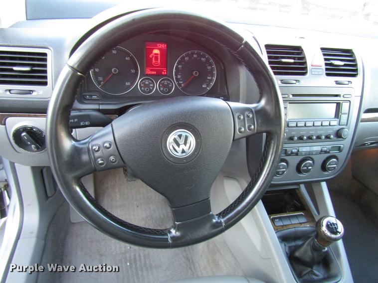 image for item DD3880 2005 Volkswagen New Jetta