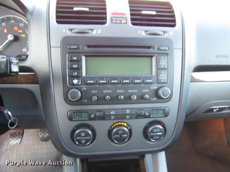 image for item DD3880 2005 Volkswagen New Jetta