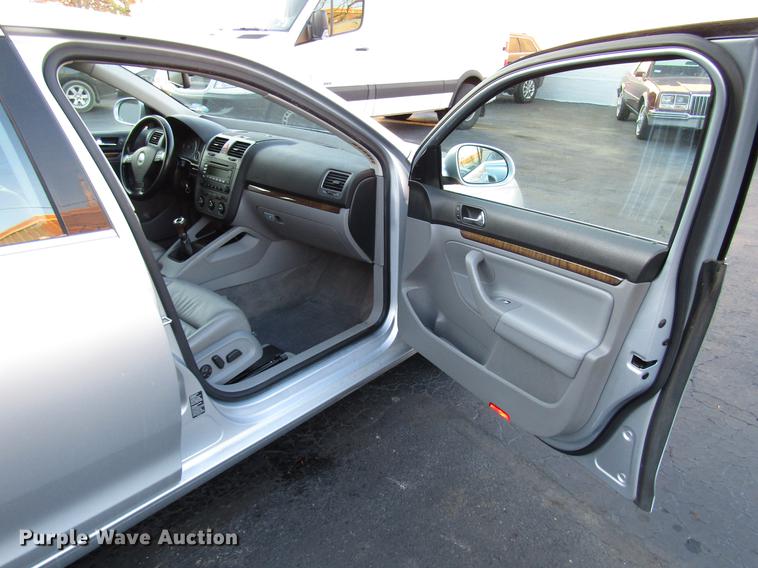 image for item DD3880 2005 Volkswagen New Jetta