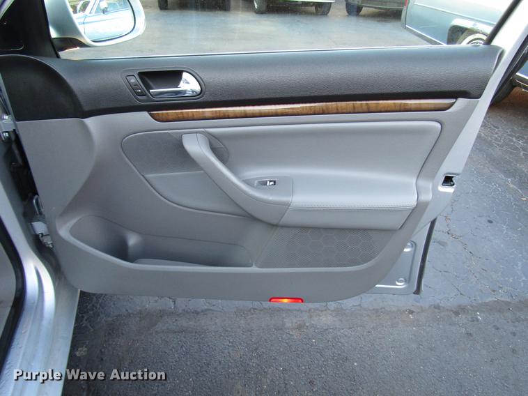 image for item DD3880 2005 Volkswagen New Jetta