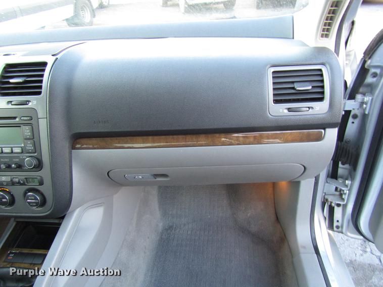 image for item DD3880 2005 Volkswagen New Jetta