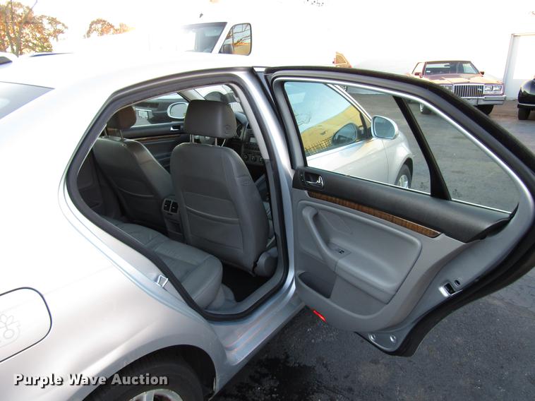 image for item DD3880 2005 Volkswagen New Jetta