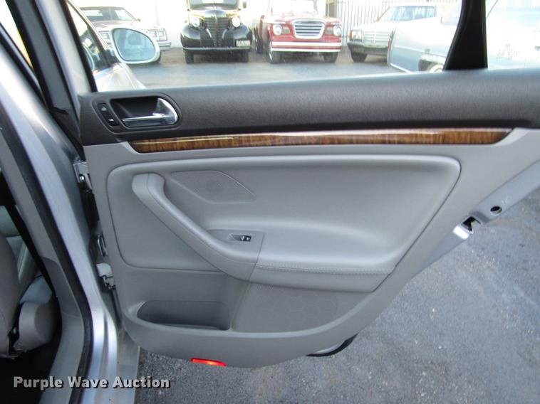 image for item DD3880 2005 Volkswagen New Jetta