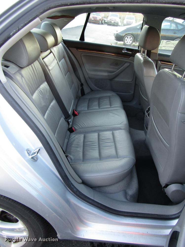 image for item DD3880 2005 Volkswagen New Jetta