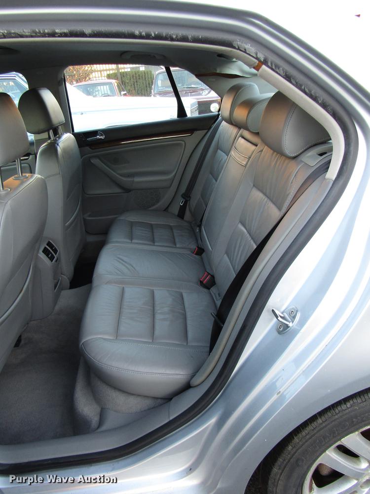 image for item DD3880 2005 Volkswagen New Jetta