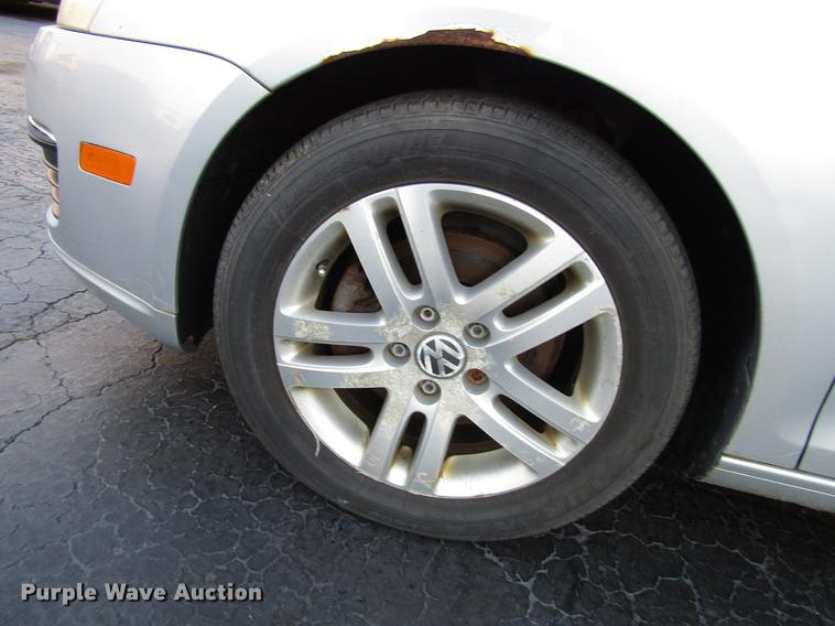 image for item DD3880 2005 Volkswagen New Jetta