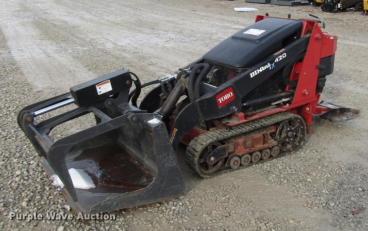 image for item DD3901 2001 Toro Dingo TX420 compact utility loader