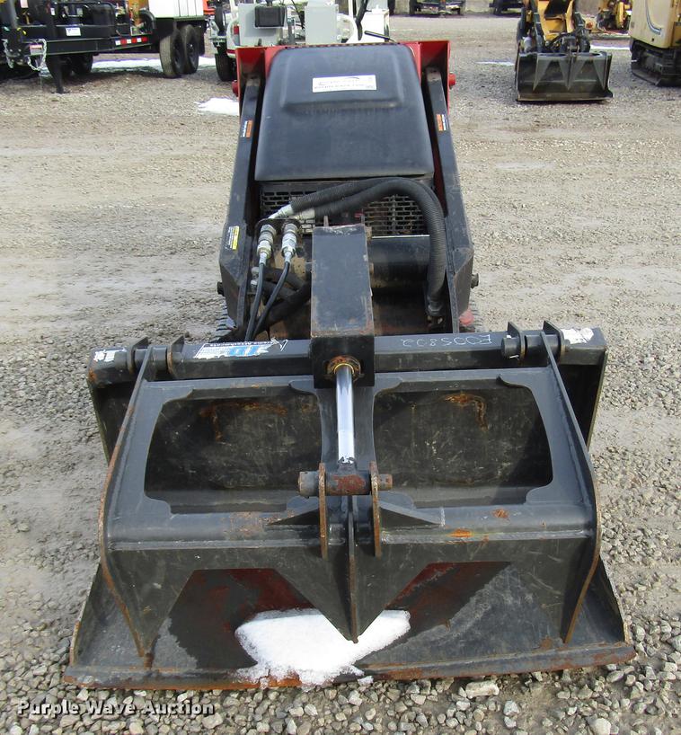 image for item DD3901 2001 Toro Dingo TX420 compact utility loader