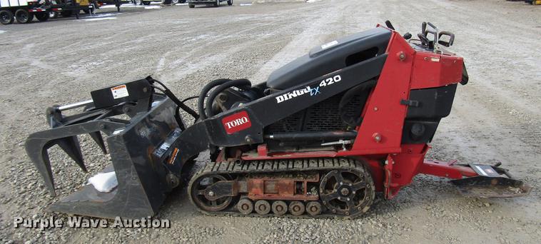 image for item DD3901 2001 Toro Dingo TX420 compact utility loader