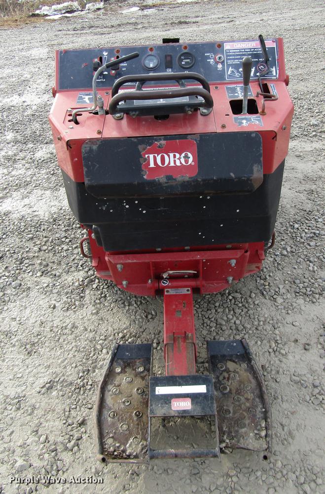 image for item DD3901 2001 Toro Dingo TX420 compact utility loader