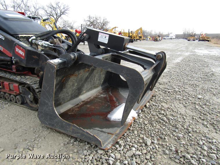 image for item DD3901 2001 Toro Dingo TX420 compact utility loader