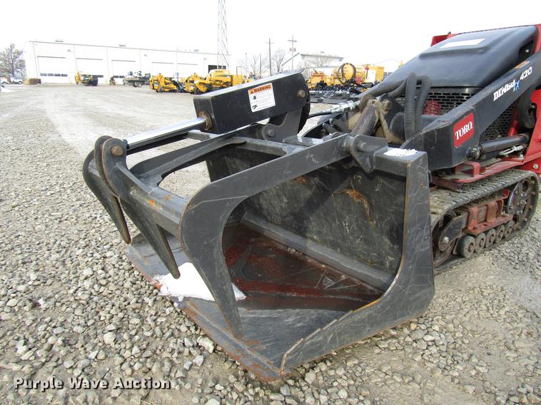 image for item DD3901 2001 Toro Dingo TX420 compact utility loader