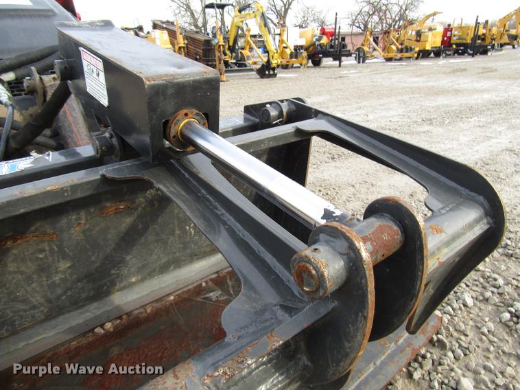 image for item DD3901 2001 Toro Dingo TX420 compact utility loader