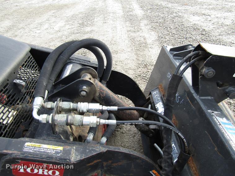 image for item DD3901 2001 Toro Dingo TX420 compact utility loader