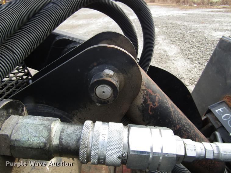 image for item DD3901 2001 Toro Dingo TX420 compact utility loader