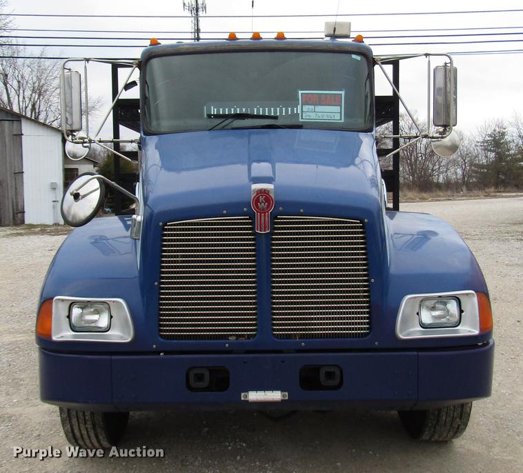 image for item DD3921 2003 Kenworth T300 flatbed truck