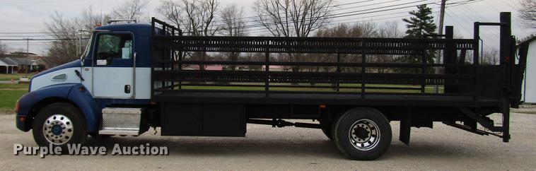 image for item DD3921 2003 Kenworth T300 flatbed truck