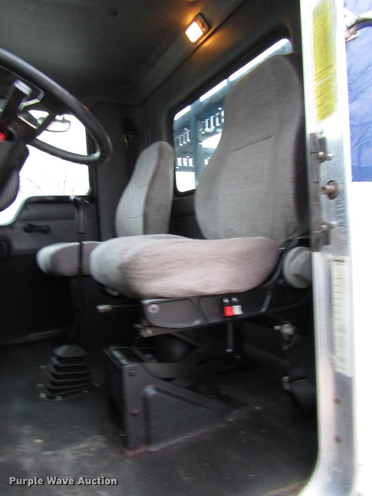 image for item DD3921 2003 Kenworth T300 flatbed truck