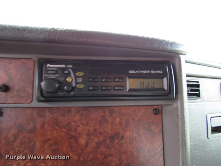 image for item DD3921 2003 Kenworth T300 flatbed truck