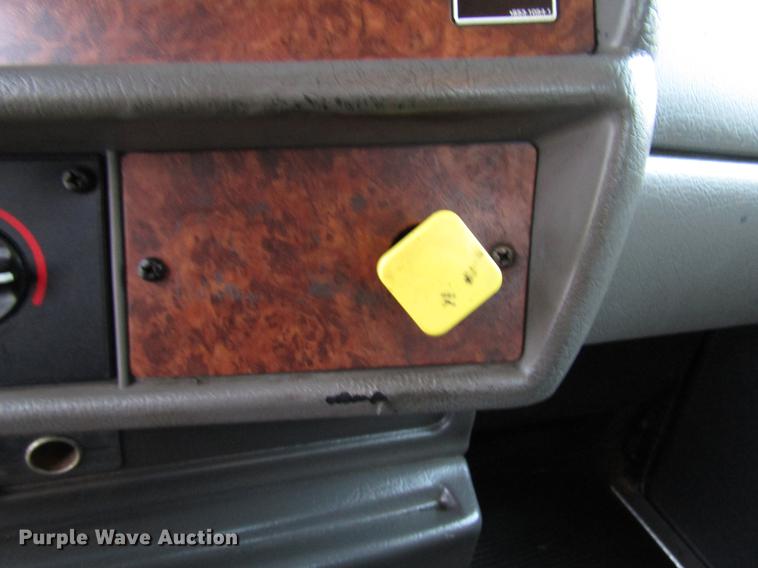 image for item DD3921 2003 Kenworth T300 flatbed truck