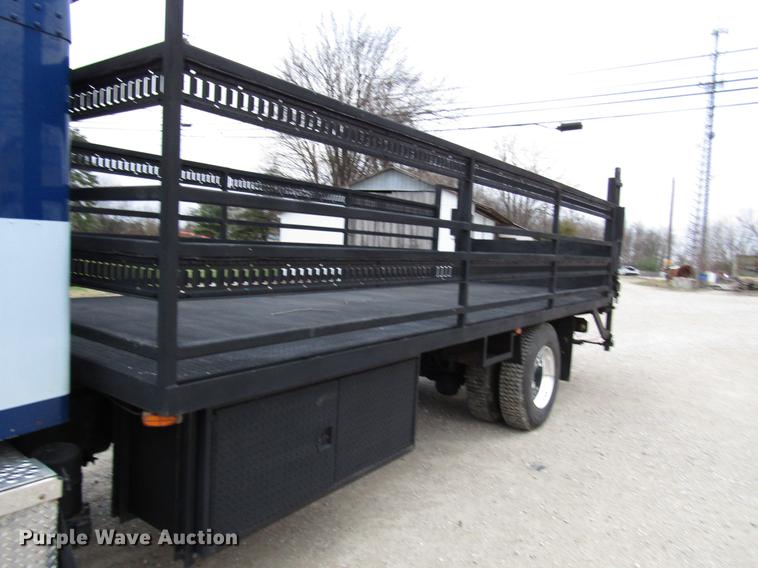 image for item DD3921 2003 Kenworth T300 flatbed truck