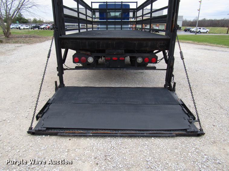 image for item DD3921 2003 Kenworth T300 flatbed truck