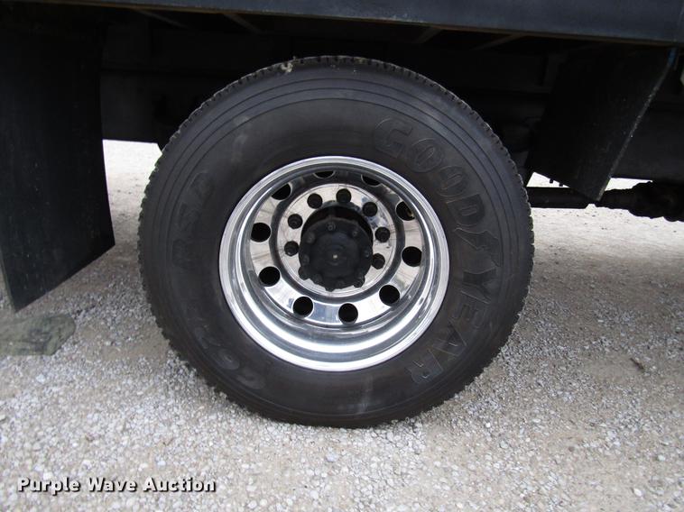 image for item DD3921 2003 Kenworth T300 flatbed truck