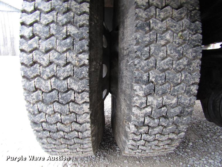 image for item DD3921 2003 Kenworth T300 flatbed truck