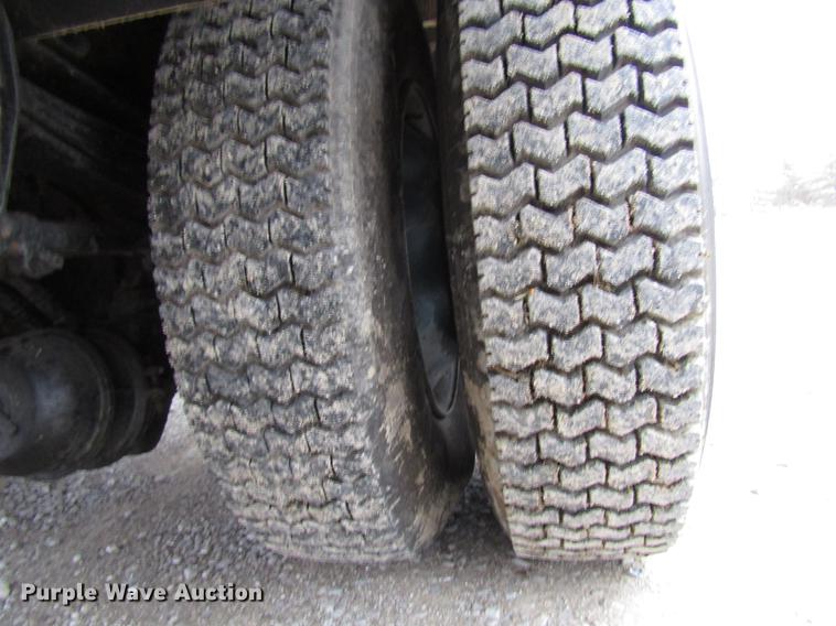 image for item DD3921 2003 Kenworth T300 flatbed truck