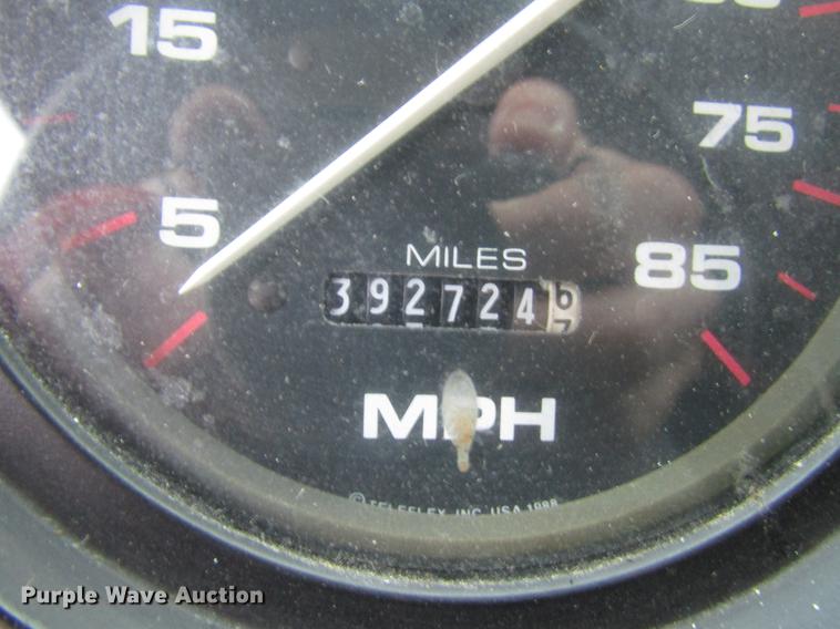 image for item DD3922 1999 Freightliner MT45 delivery truck