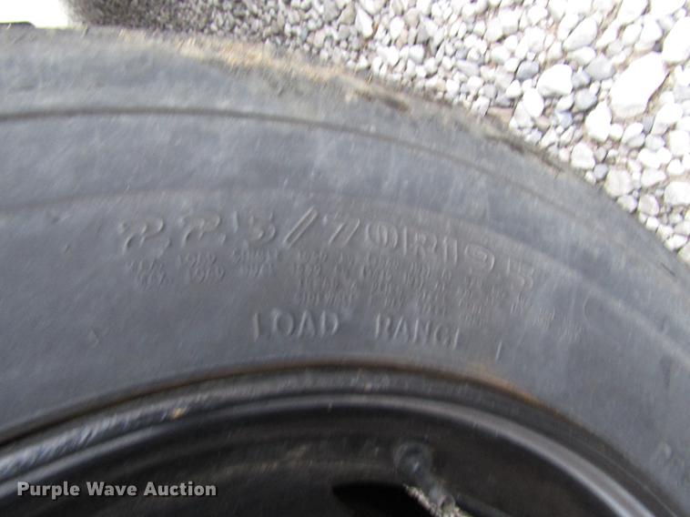 image for item DD3922 1999 Freightliner MT45 delivery truck