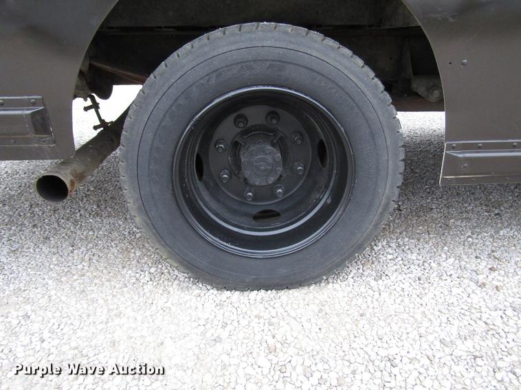 image for item DD3922 1999 Freightliner MT45 delivery truck