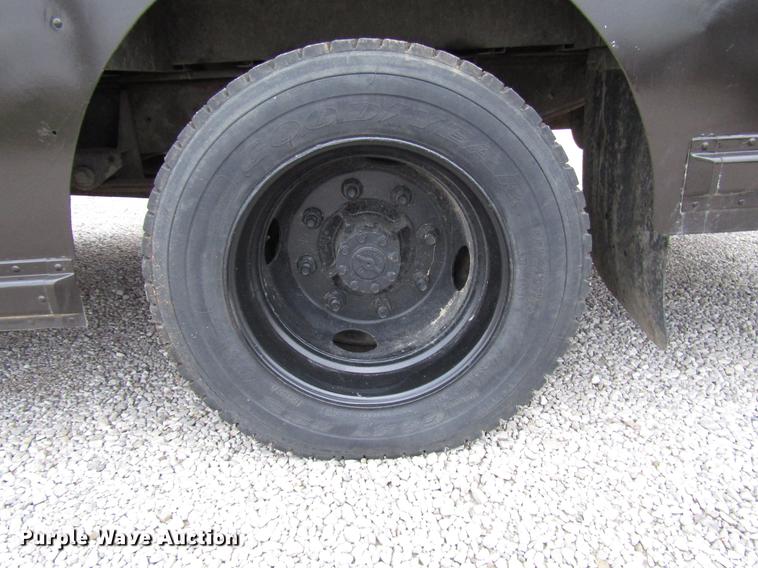 image for item DD3922 1999 Freightliner MT45 delivery truck