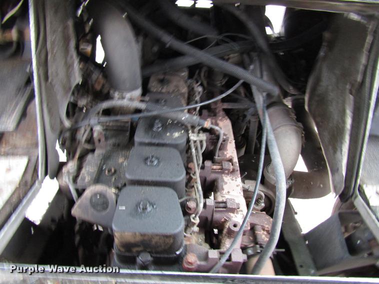 image for item DD3922 1999 Freightliner MT45 delivery truck