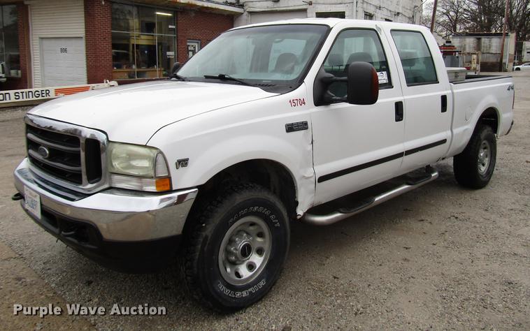 image for item DD3924 2004 Ford F250 Super Duty Crew Cab pickup truck