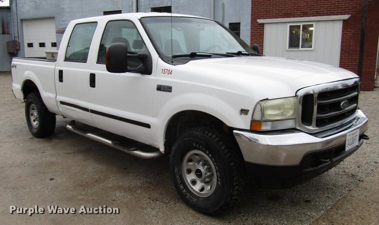 image for item DD3924 2004 Ford F250 Super Duty Crew Cab pickup truck