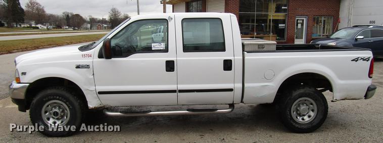 image for item DD3924 2004 Ford F250 Super Duty Crew Cab pickup truck