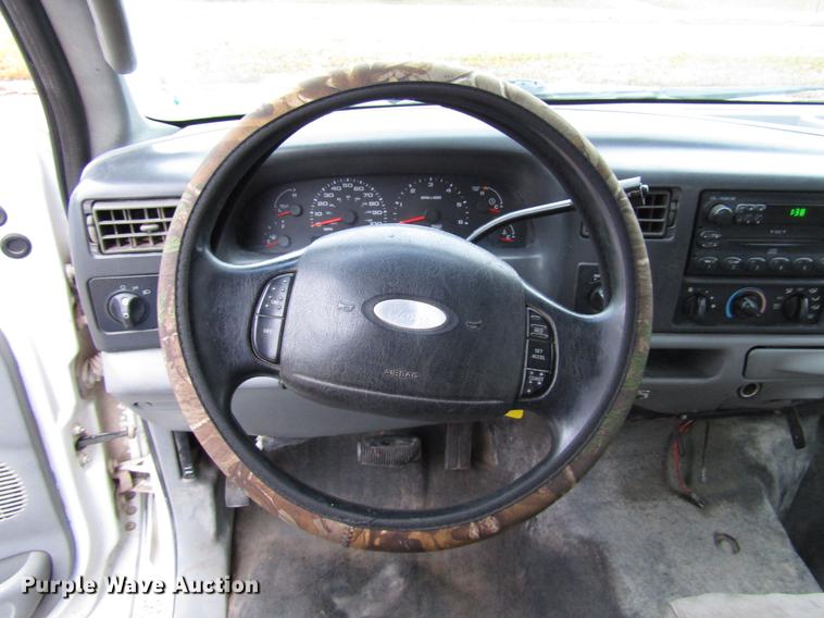 image for item DD3924 2004 Ford F250 Super Duty Crew Cab pickup truck