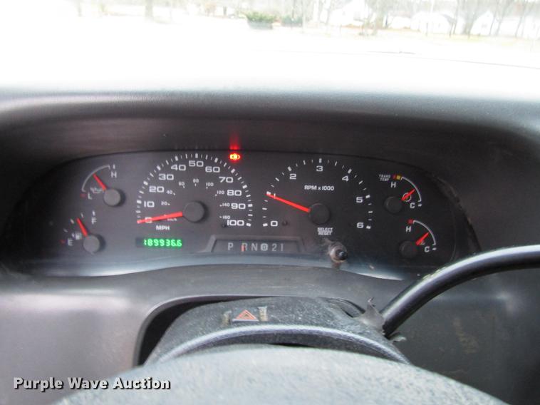 image for item DD3924 2004 Ford F250 Super Duty Crew Cab pickup truck