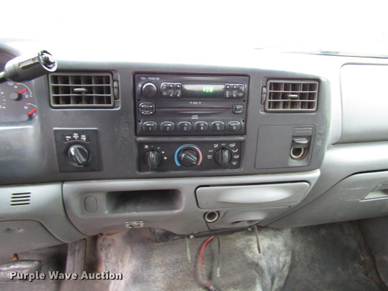 image for item DD3924 2004 Ford F250 Super Duty Crew Cab pickup truck