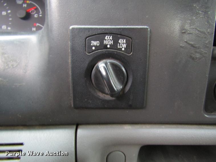 image for item DD3924 2004 Ford F250 Super Duty Crew Cab pickup truck