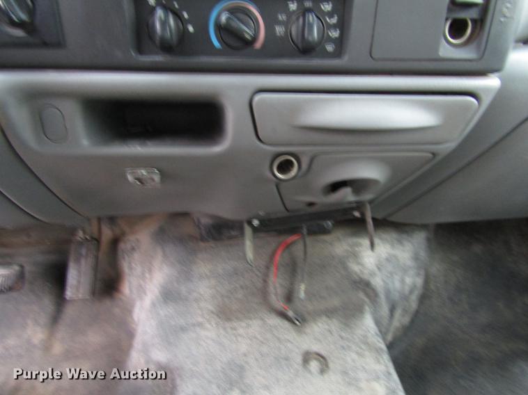 image for item DD3924 2004 Ford F250 Super Duty Crew Cab pickup truck