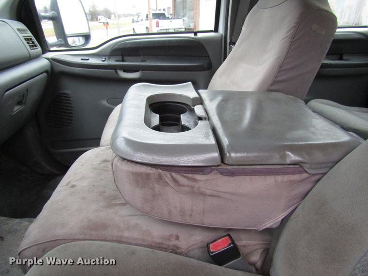 image for item DD3924 2004 Ford F250 Super Duty Crew Cab pickup truck