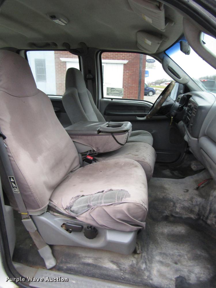 image for item DD3924 2004 Ford F250 Super Duty Crew Cab pickup truck