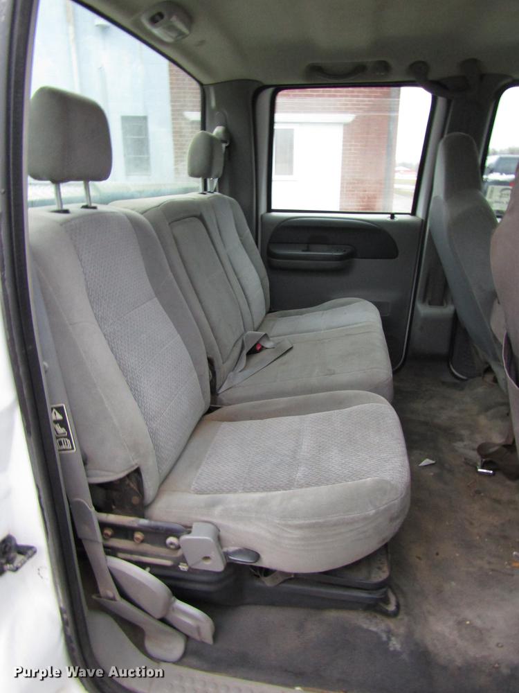 image for item DD3924 2004 Ford F250 Super Duty Crew Cab pickup truck