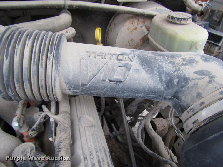 image for item DD3924 2004 Ford F250 Super Duty Crew Cab pickup truck