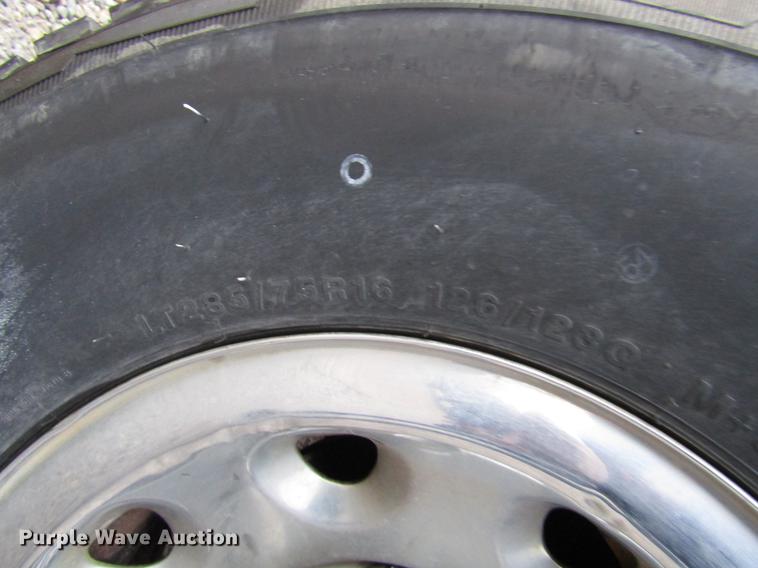 image for item DD3924 2004 Ford F250 Super Duty Crew Cab pickup truck