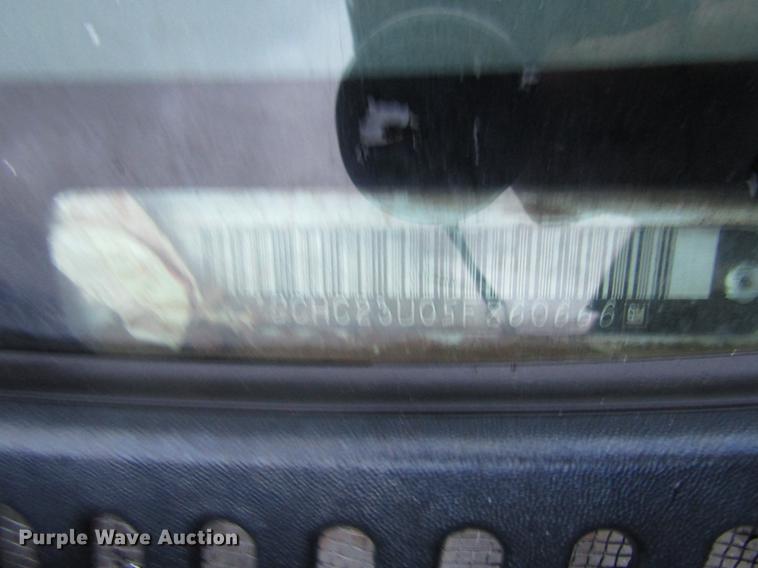 image for item DD3925 2005 Chevrolet Silverado 2500HD Crew Cab flatbed pickup truck